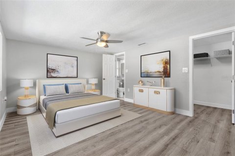 House in Port Richey, Florida 4 bedrooms, 172.98 sq.m. № 1913754 - photo 5