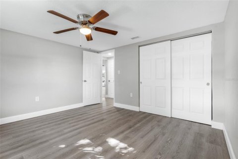 House in Port Richey, Florida 4 bedrooms, 172.98 sq.m. № 1913754 - photo 20