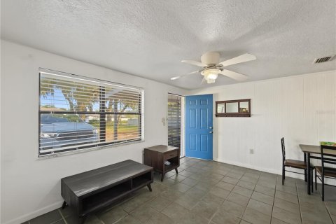 Appartement à louer à Seffner, Floride: 2 chambres, 75.25 m2 № 2430719 - photo 9
