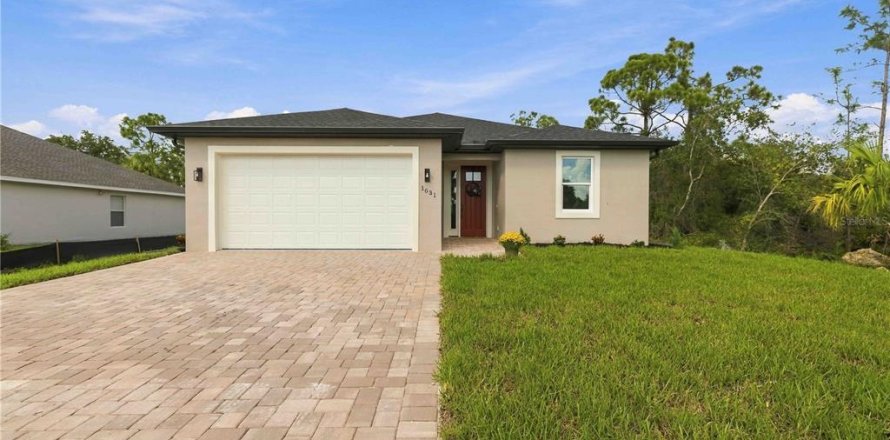 House in Port Charlotte, Florida 3 bedrooms, 162.86 sq.m. № 2420206