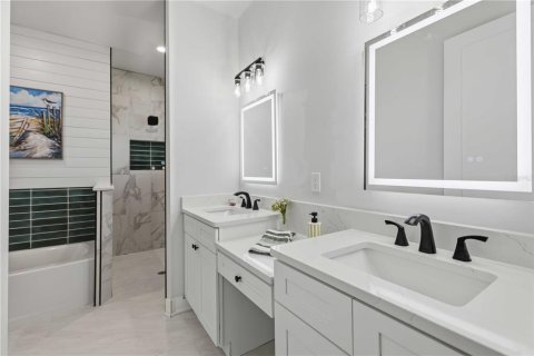 House in Port Charlotte, Florida 3 bedrooms, 162.86 sq.m. № 2420206 - photo 29