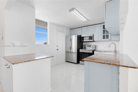 Copropriété à vendre à North Miami Beach, Floride: 2 chambres, 103.12 m2 № 1991865 - photo 10