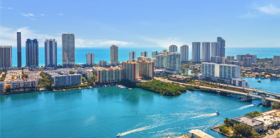 Condo à North Miami Beach, Floride, 2 chambres № 1991865