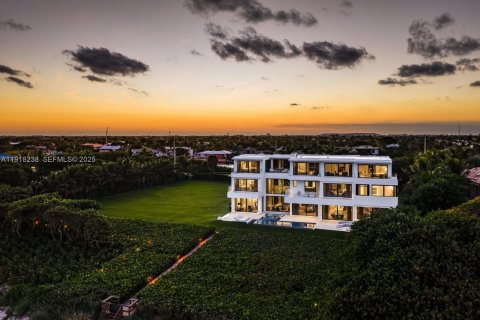 Купить виллу или дом в Хиллсборо-Бич, Флорида 7 спален, 938.41м2, № 1976387 - фото 2