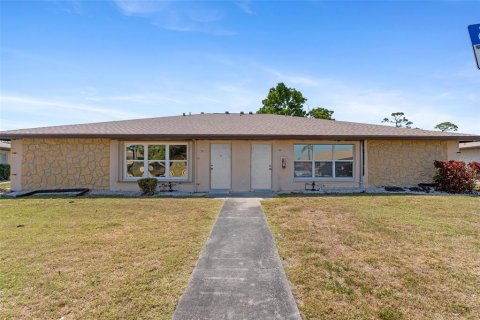 Casa en venta en Port Charlotte, Florida, 2 dormitorios, 76.64 m2 № 1735254 - foto 2