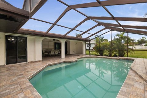 Casa en venta en Port Charlotte, Florida, 3 dormitorios, 213.58 m2 № 1901918 - foto 5