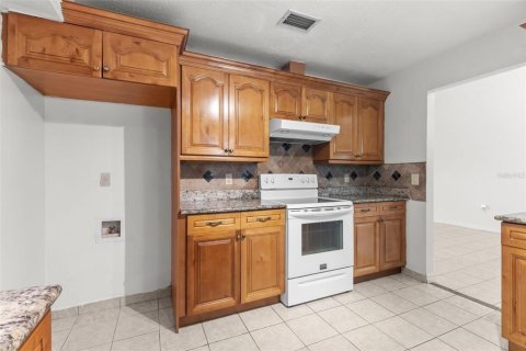 Casa en venta en Port Charlotte, Florida, 3 dormitorios, 213.58 m2 № 1901918 - foto 16
