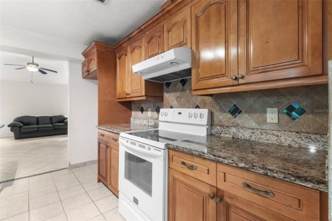 Casa en venta en Port Charlotte, Florida, 3 dormitorios, 213.58 m2 № 1901918 - foto 13