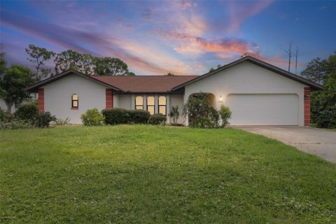 Casa en venta en Port Charlotte, Florida, 3 dormitorios, 213.58 m2 № 1901918 - foto 1