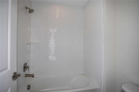 House in San Antonio, Florida 5 bedrooms, 295.71 sq.m. № 1876421 - photo 20