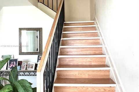 Townhouse in Miami, Florida 3 bedrooms, 162.95 sq.m. № 1891181 - photo 11