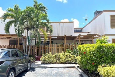 Townhouse in Miami, Florida 3 bedrooms, 162.95 sq.m. № 1891181 - photo 21