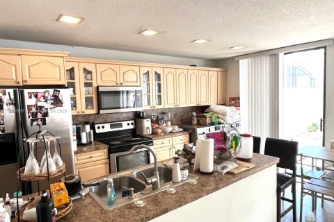 Townhouse in Miami, Florida 3 bedrooms, 162.95 sq.m. № 1891181 - photo 8