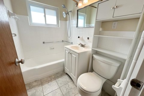 Villa ou maison à louer à Saint Petersburg, Floride: 3 chambres, 165.55 m2 № 2114234 - photo 6