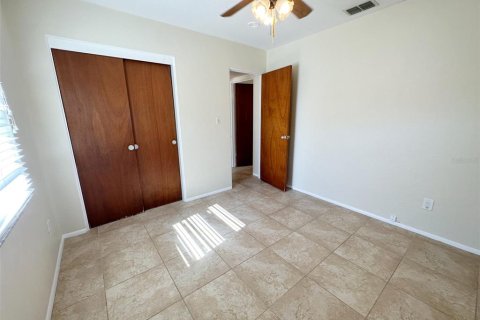 Villa ou maison à louer à Saint Petersburg, Floride: 3 chambres, 165.55 m2 № 2114234 - photo 5