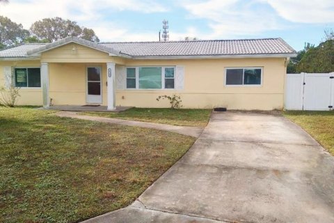 Villa ou maison à Saint Petersburg, Floride 3 chambres, 165.55 m2 № 2114234
