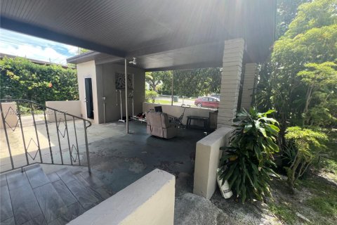 Villa ou maison à vendre à North Miami, Floride: 3 chambres, 94.2 m2 № 1935670 - photo 25