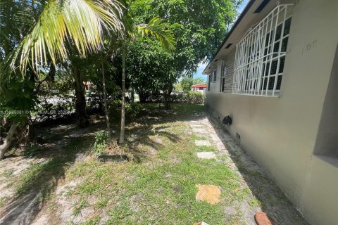 Villa ou maison à vendre à North Miami, Floride: 3 chambres, 94.2 m2 № 1935670 - photo 23