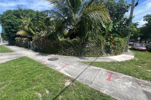 Villa ou maison à vendre à North Miami, Floride: 3 chambres, 94.2 m2 № 1935670 - photo 7