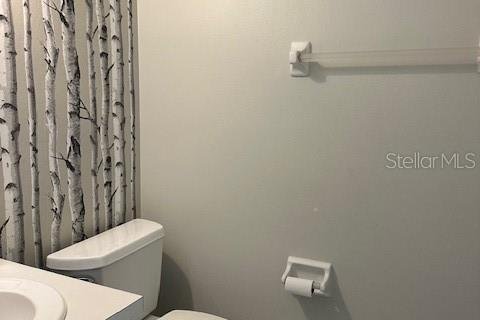 House in Orlando, Florida 4 bedrooms, 178 sq.m. № 2150507 - photo 22
