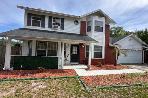 House in Orlando, Florida 4 bedrooms, 178 sq.m. № 2150507 - photo 3