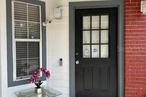 House in Orlando, Florida 4 bedrooms, 178 sq.m. № 2150507 - photo 4
