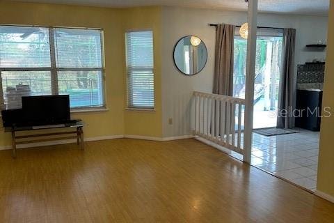 House in Orlando, Florida 4 bedrooms, 178 sq.m. № 2150507 - photo 8