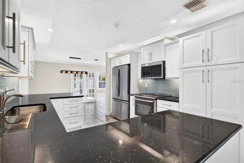 House in Ormond Beach, Florida 3 bedrooms, 242.29 sq.m. № 2431206 - photo 25