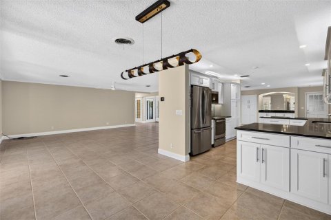 House in Ormond Beach, Florida 3 bedrooms, 242.29 sq.m. № 2431206 - photo 15
