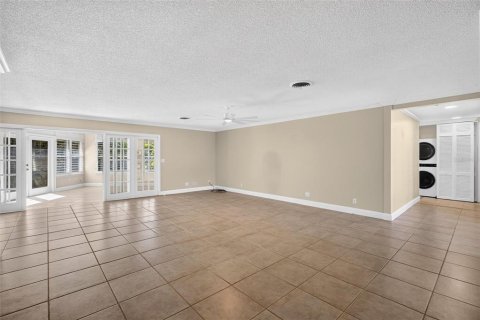 House in Ormond Beach, Florida 3 bedrooms, 242.29 sq.m. № 2431206 - photo 11