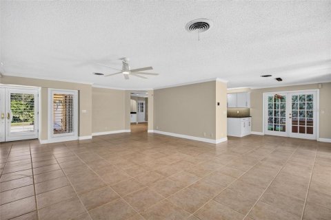 House in Ormond Beach, Florida 3 bedrooms, 242.29 sq.m. № 2431206 - photo 8