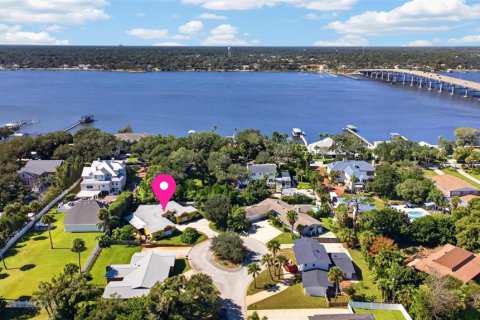 House in Ormond Beach, Florida 3 bedrooms, 242.29 sq.m. № 2431206 - photo 6