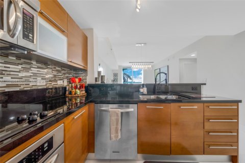 Copropriété à louer à Miami, Floride: 2 chambres, 98.29 m2 № 1967071 - photo 4