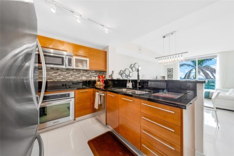 Copropriété à louer à Miami, Floride: 2 chambres, 98.29 m2 № 1967071 - photo 3