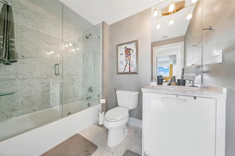 Copropriété à louer à Miami, Floride: 2 chambres, 98.29 m2 № 1967071 - photo 17