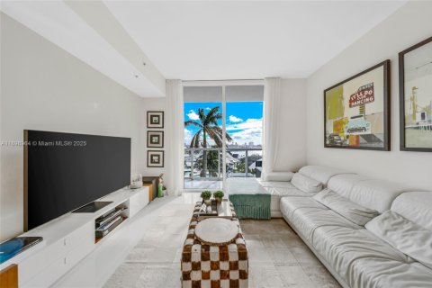Copropriété à louer à Miami, Floride: 2 chambres, 98.29 m2 № 1967071 - photo 9