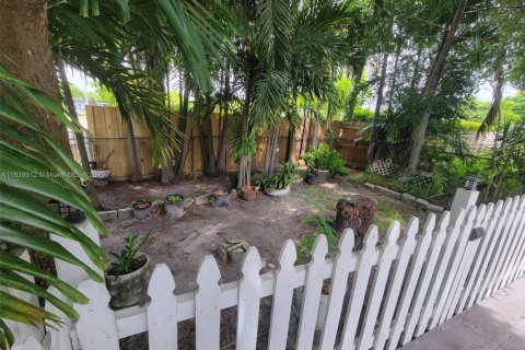 House in North Miami, Florida 3 bedrooms, 96.43 sq.m. № 1830680 - photo 24