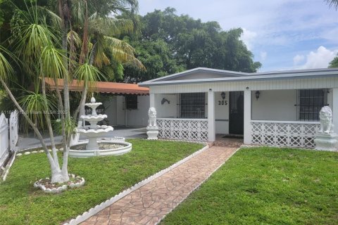 House in North Miami, Florida 3 bedrooms, 96.43 sq.m. № 1830680 - photo 1