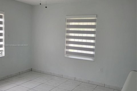 House in North Miami, Florida 3 bedrooms, 96.43 sq.m. № 1830680 - photo 9