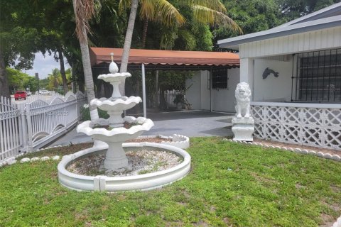 House in North Miami, Florida 3 bedrooms, 96.43 sq.m. № 1830680 - photo 4