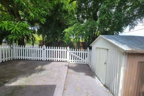 House in North Miami, Florida 3 bedrooms, 96.43 sq.m. № 1830680 - photo 23