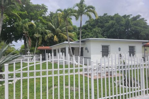 House in North Miami, Florida 3 bedrooms, 96.43 sq.m. № 1830680 - photo 29