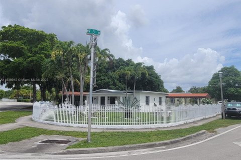 House in North Miami, Florida 3 bedrooms, 96.43 sq.m. № 1830680 - photo 28