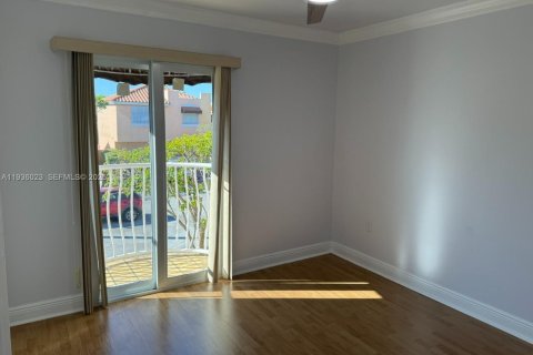 House in Miami, Florida 3 bedrooms, 145.86 sq.m. № 1994150 - photo 8