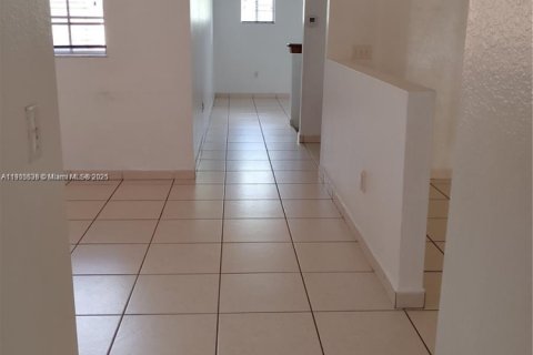 Townhouse in Hialeah, Florida 3 bedrooms, 123.56 sq.m. № 1956214 - photo 5