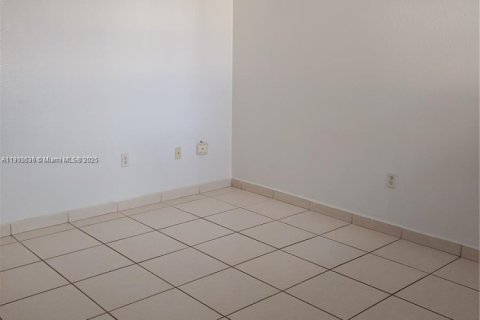 Townhouse in Hialeah, Florida 3 bedrooms, 123.56 sq.m. № 1956214 - photo 4
