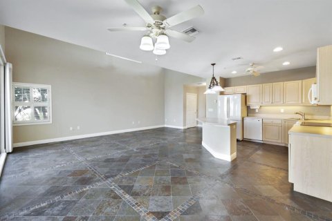 Townhouse in Fort Myers, Florida 3 bedrooms, 226.31 sq.m. № 1558029 - photo 7