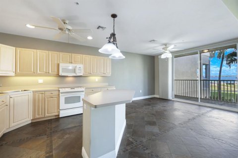 Townhouse in Fort Myers, Florida 3 bedrooms, 226.31 sq.m. № 1558029 - photo 14