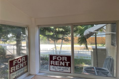 Casa en alquiler en Hollywood, Florida, 2 dormitorios, 91.6 m2 № 1986350 - foto 8