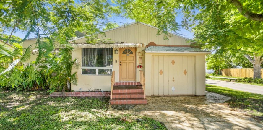 Casa en Hollywood, Florida 2 dormitorios, 91.6 m2 № 1986350